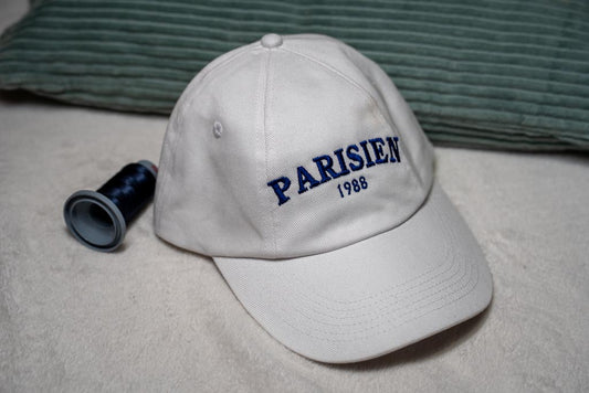 Casquette classique parisien / parisienne avec date personnalisée