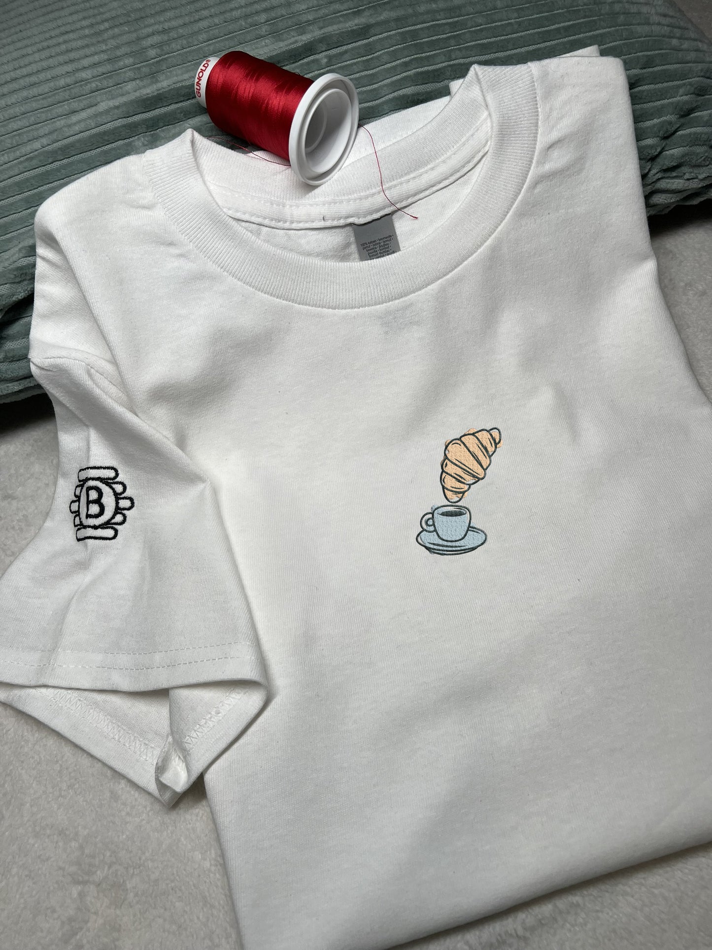 T-shirt collection icone de paris "café croissant"